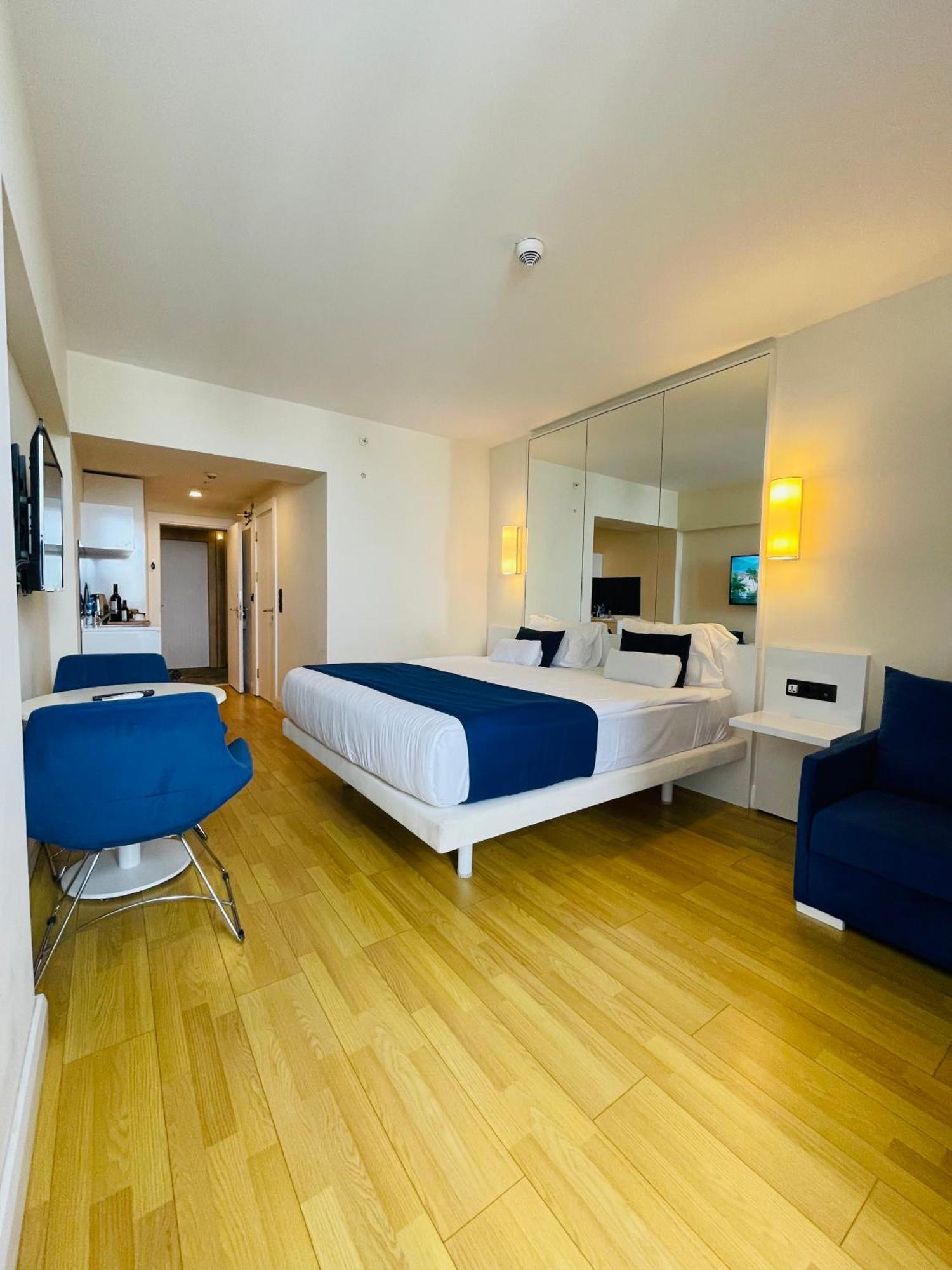 Luxury Batumi Hotel Buitenkant foto