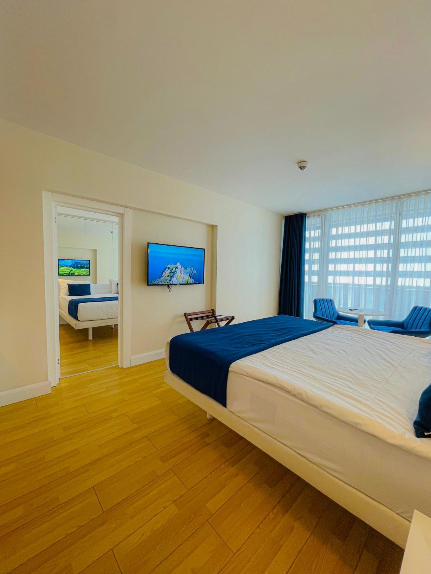 Luxury Batumi Hotel Buitenkant foto