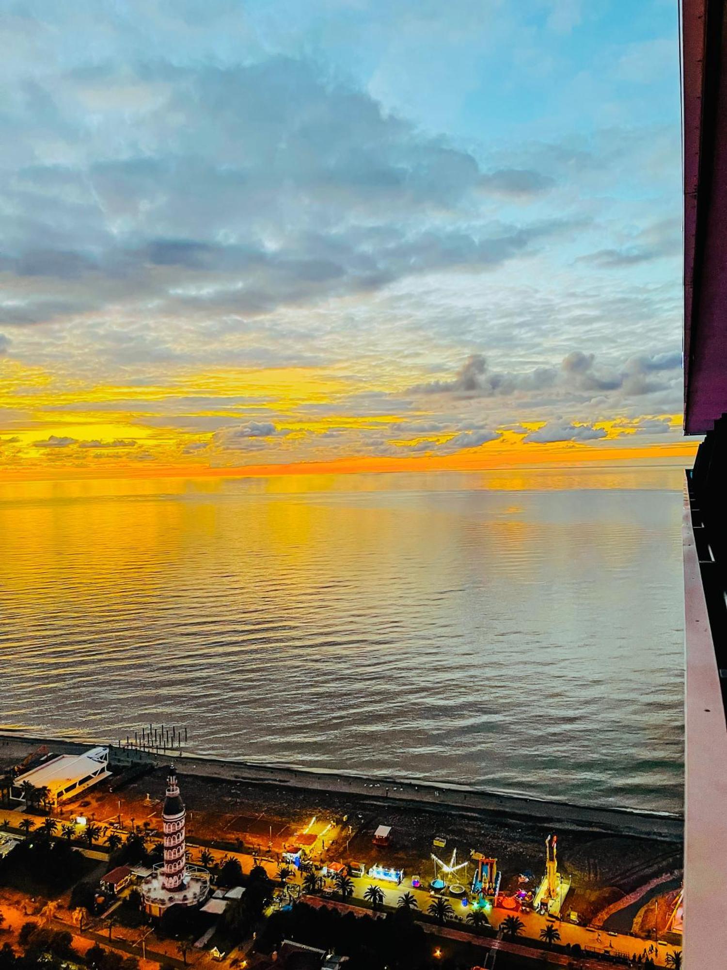 Luxury Batumi Hotel Buitenkant foto