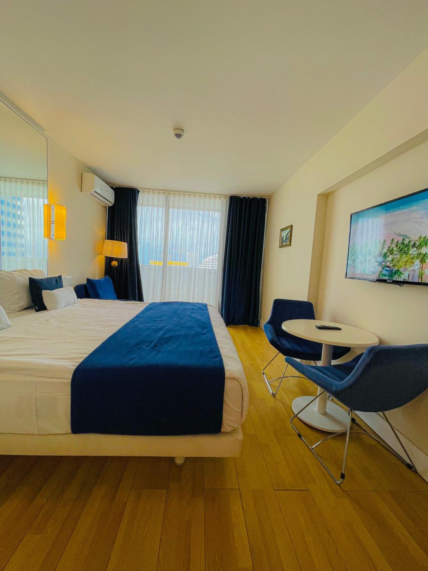 Luxury Batumi Hotel Buitenkant foto