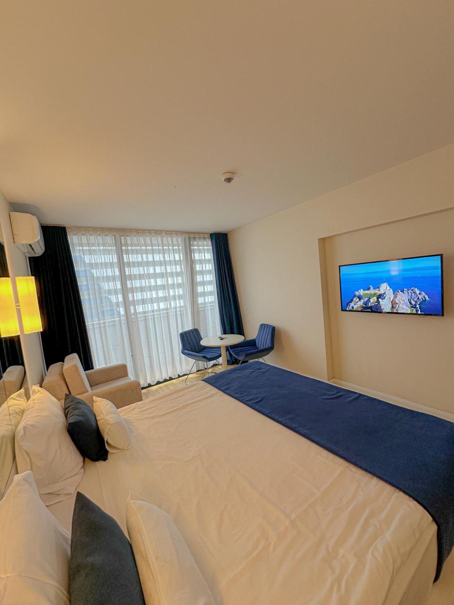Luxury Batumi Hotel Buitenkant foto