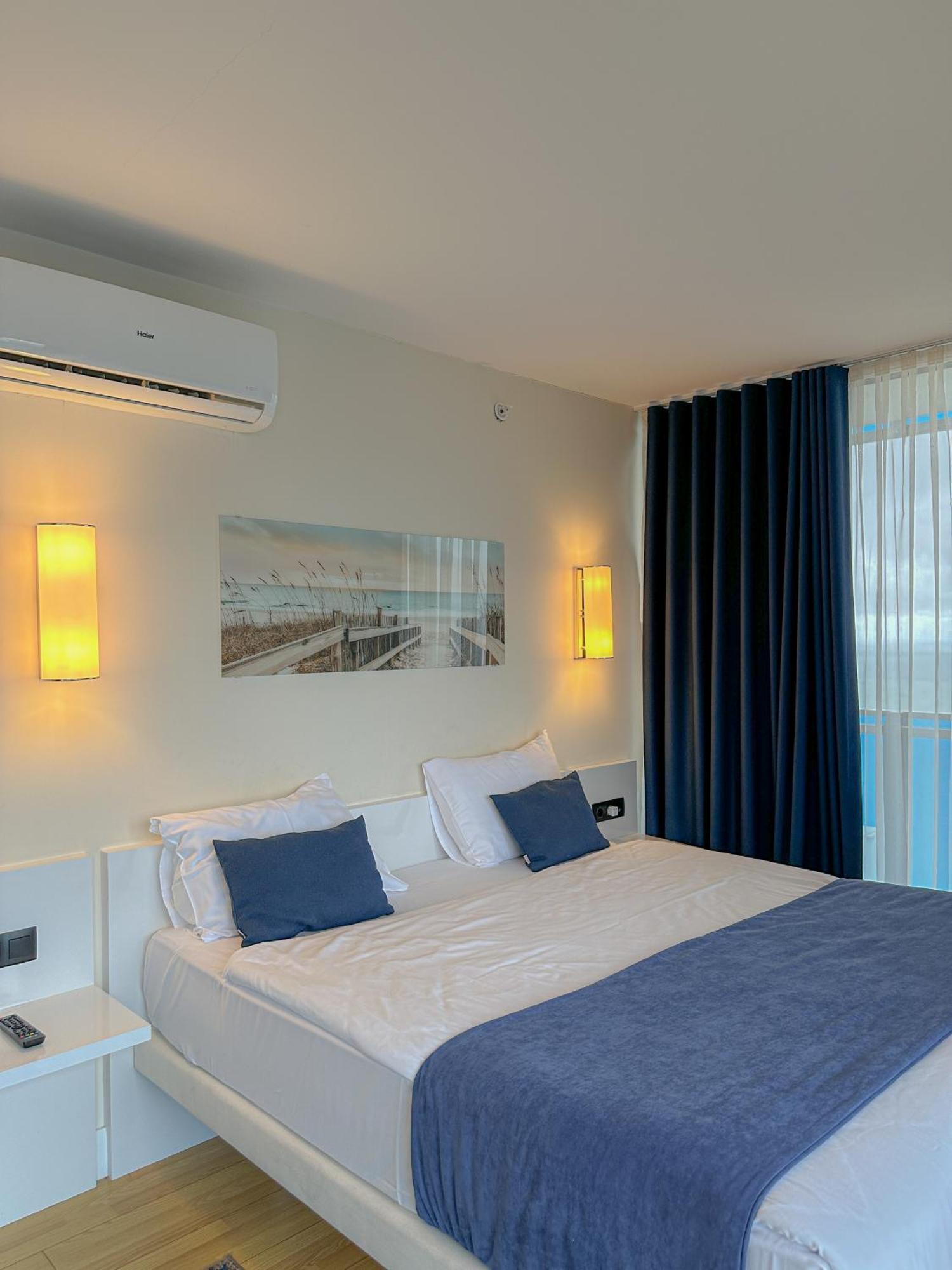 Luxury Batumi Hotel Buitenkant foto