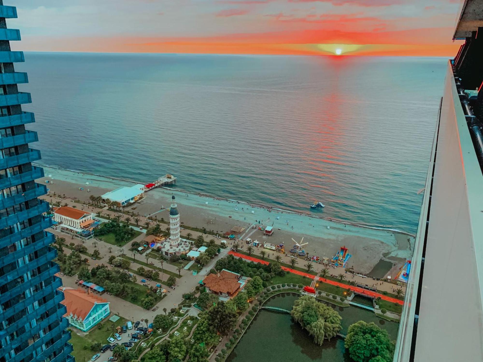 Luxury Batumi Hotel Buitenkant foto