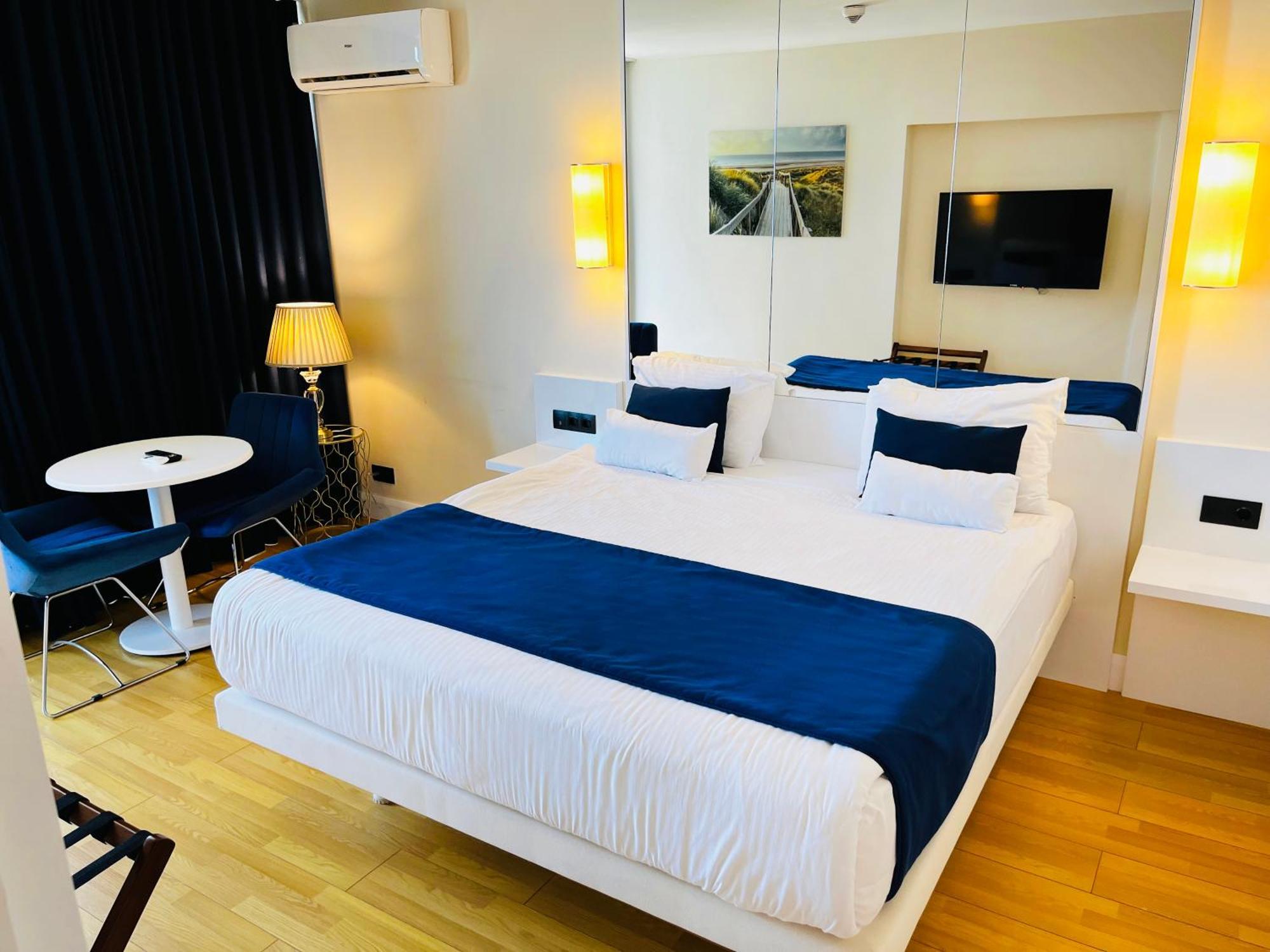Luxury Batumi Hotel Buitenkant foto