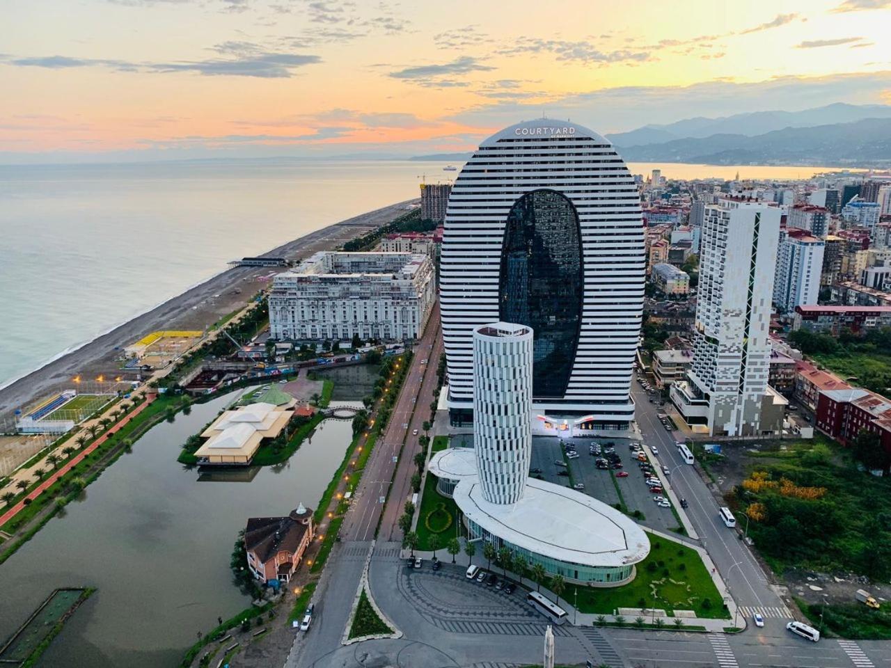 Luxury Batumi Hotel Buitenkant foto