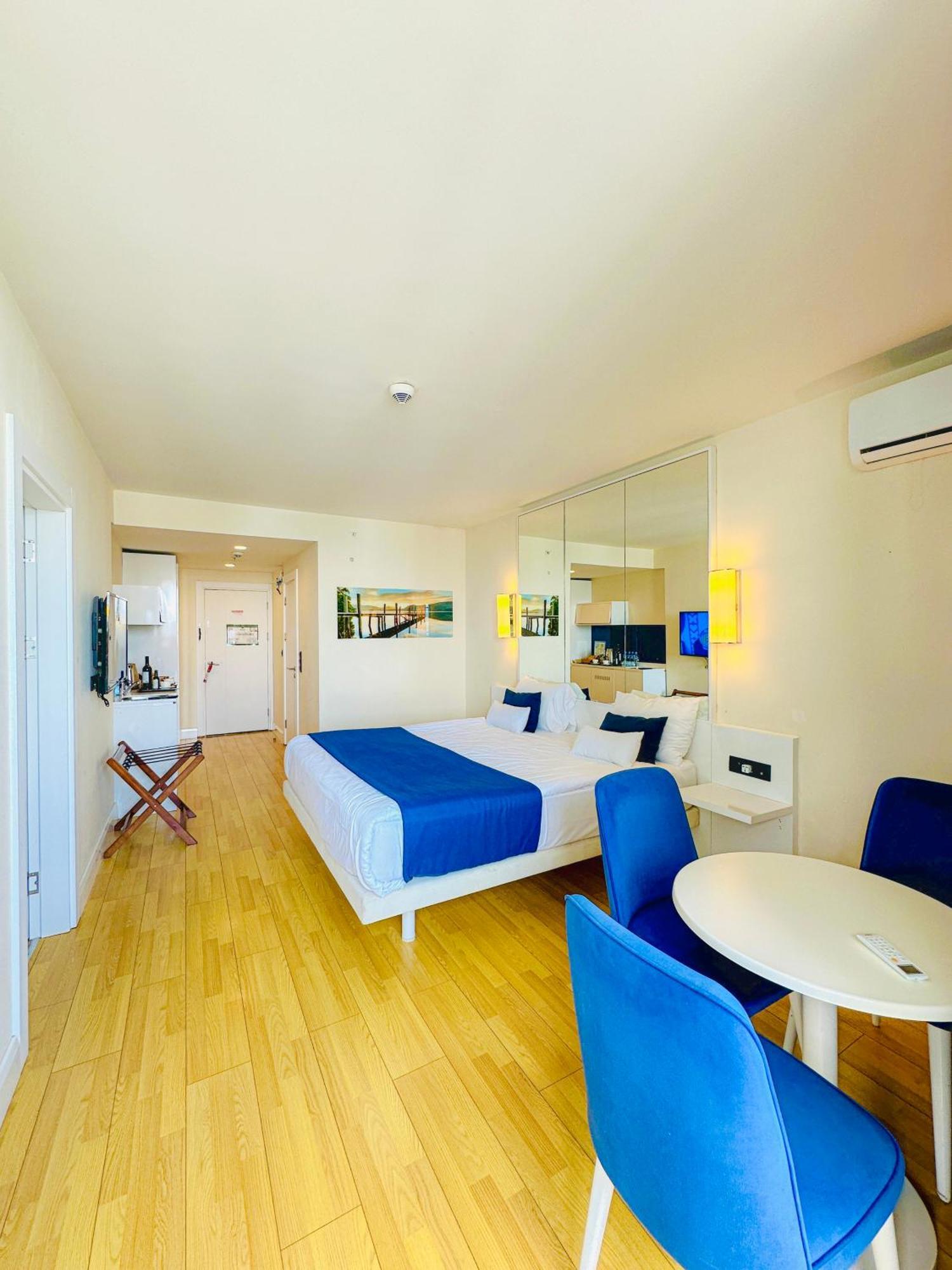 Luxury Batumi Hotel Buitenkant foto