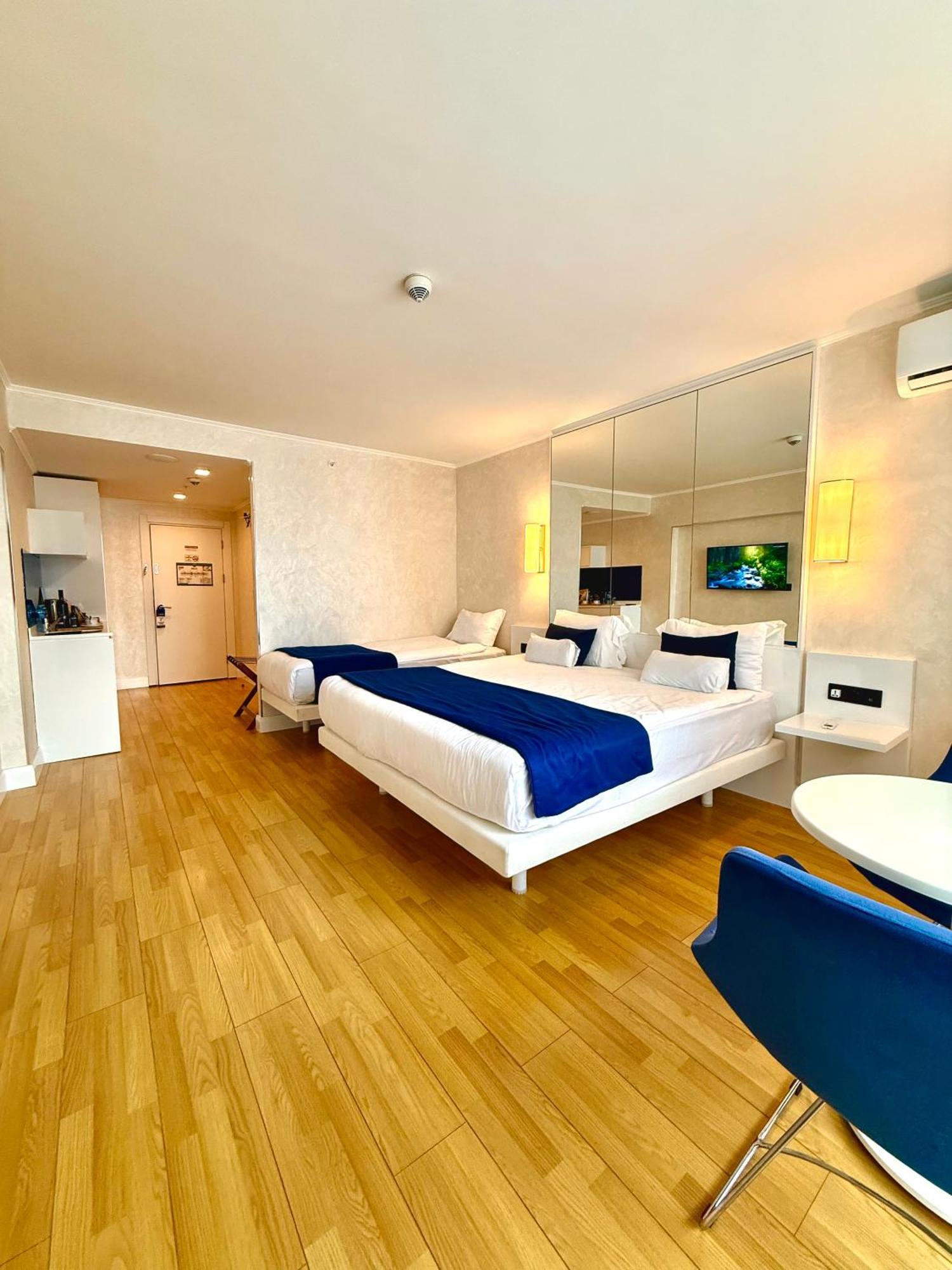 Luxury Batumi Hotel Buitenkant foto