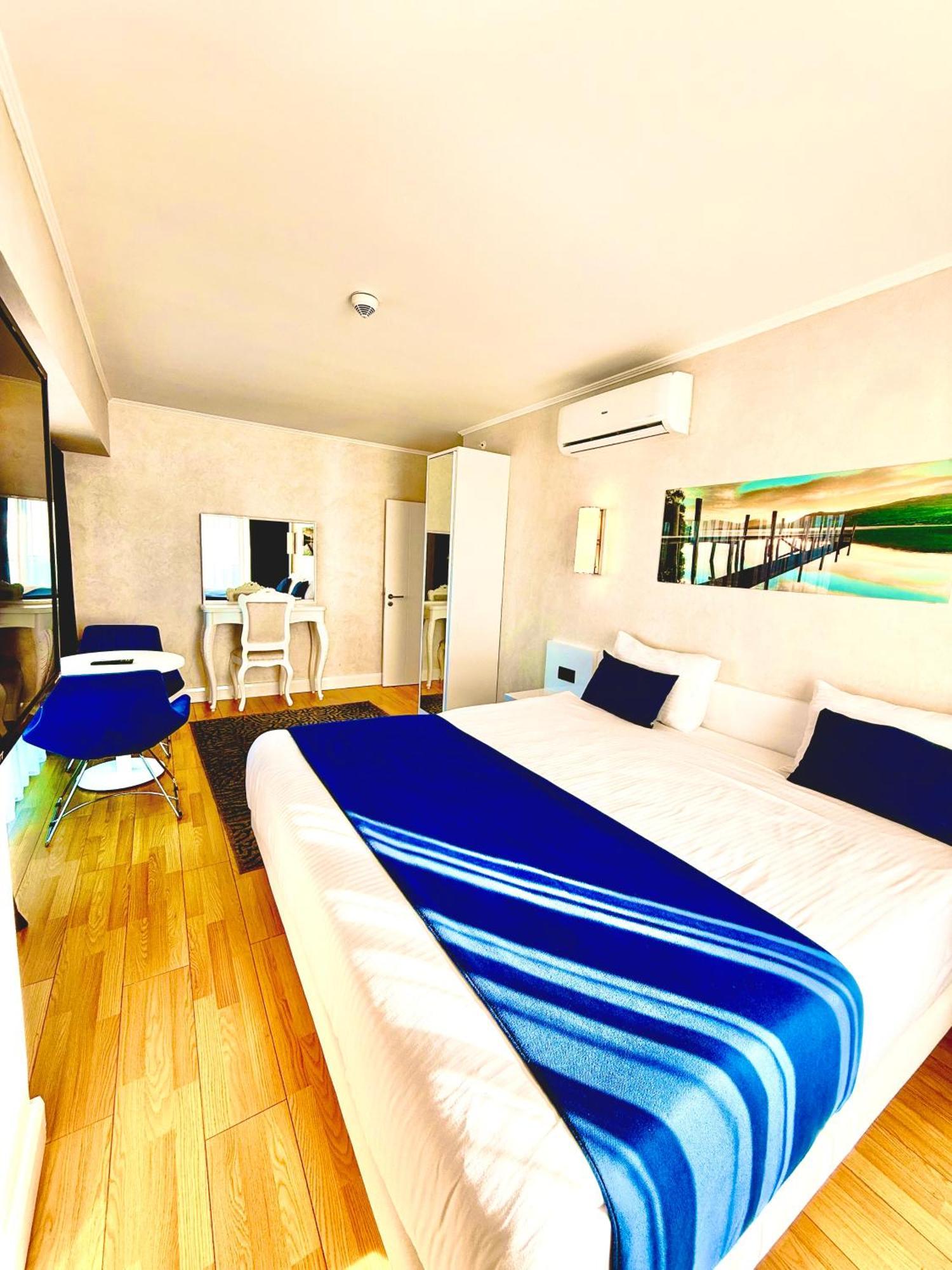 Luxury Batumi Hotel Buitenkant foto