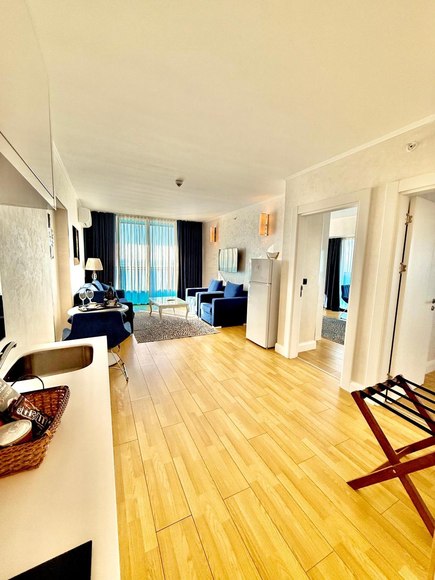 Luxury Batumi Hotel Buitenkant foto